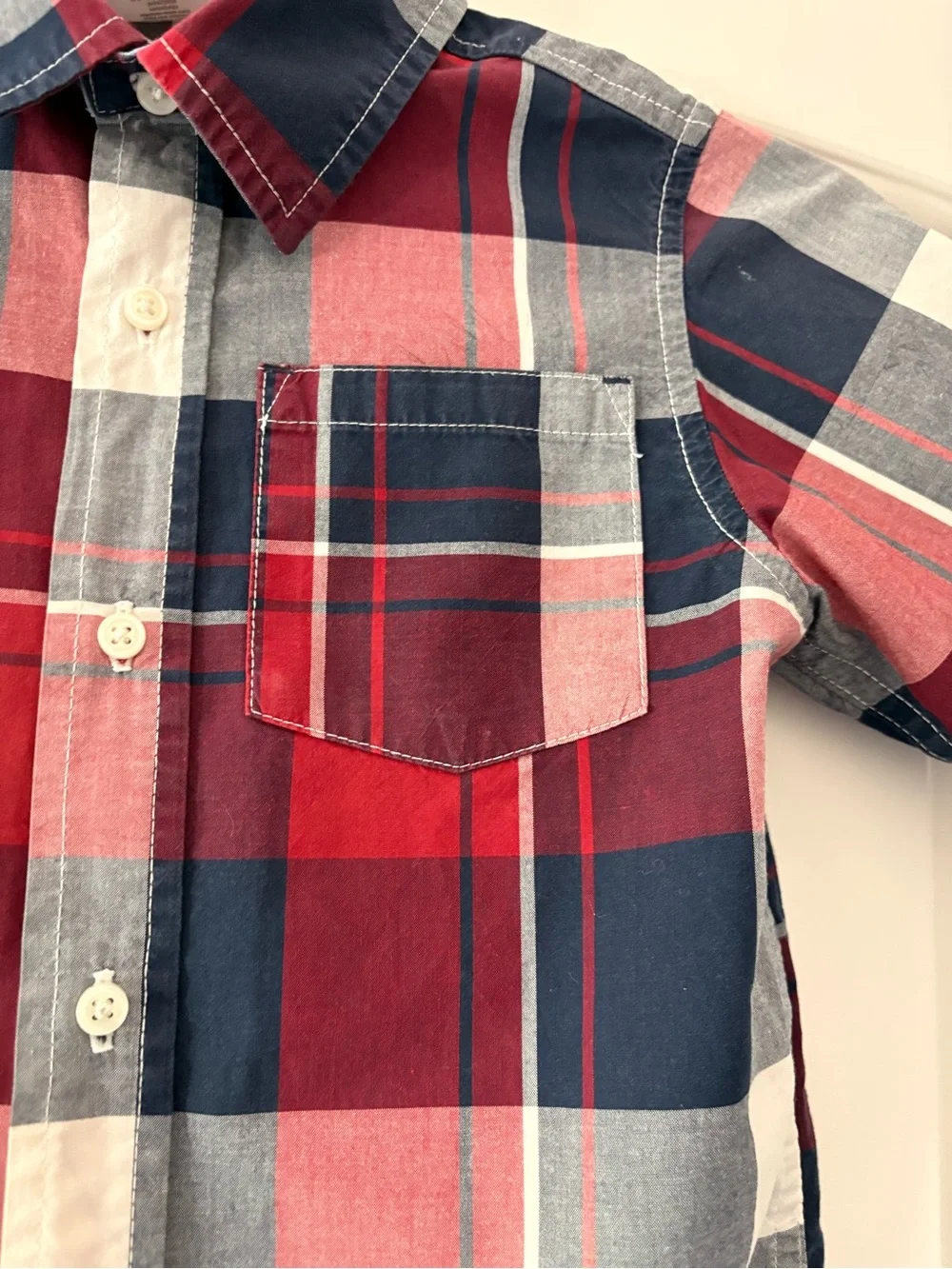 Gymboree Red & Navy Plaid Short-Sleeve Button-Down Shirt